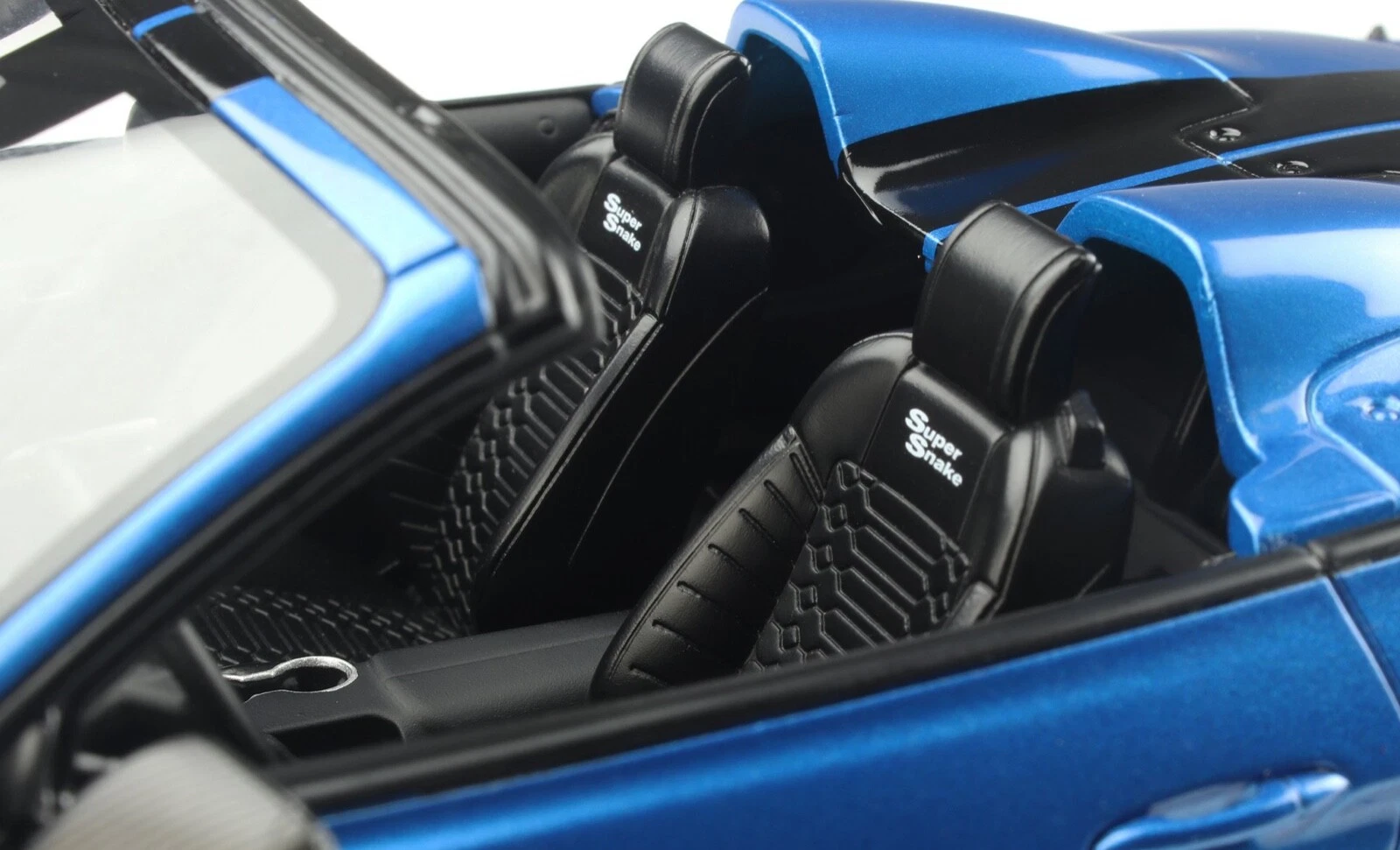 GT SPIRIT 2021 FORD MUSTANG SHELBY SUPER SNAKE SPEEDSTER 1:18 - Imagen 5 de 12