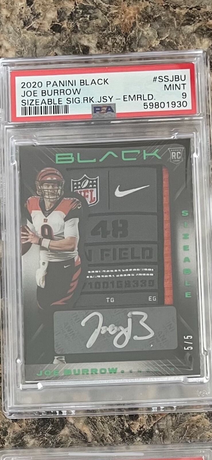 Joe Burrow Panini Black Sizeable Signatures Rookie Jersey #SSJBU Emerald
