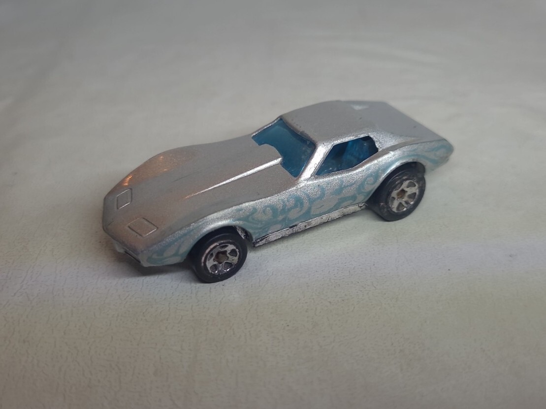 Vintage Hot Wheels 1975 Corvette Silver Stingray Light Blue