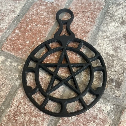 Griswold #1740 5 Pointed Star Cast Iron Trivet Vtg 1950s 3-footed Hot Plate - product listing photo