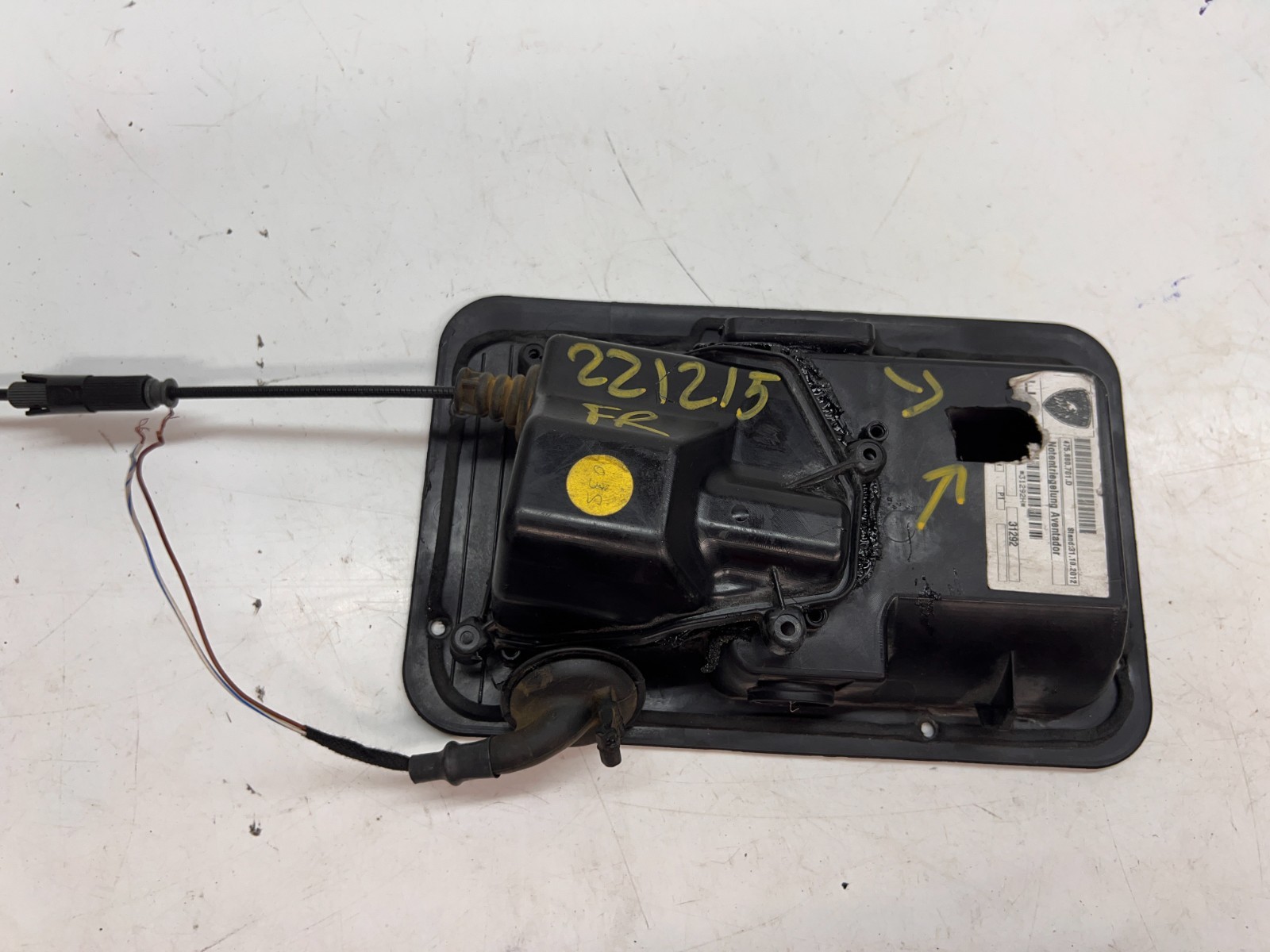 LAMBORGHINI AVENTADOR LP740 LP750 EMERGENCY RELEASE LATCH HANDLE OEM 475880701D