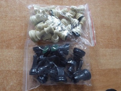 Extra schwere DGT Schachfiguren aus Kunststoff (gewichtet) ca. 95 mm