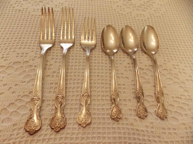 Antique Wm. Rogers "Corona" Silverplate 1911, 2 Dinner, 1 Salad & 3 teaspoon