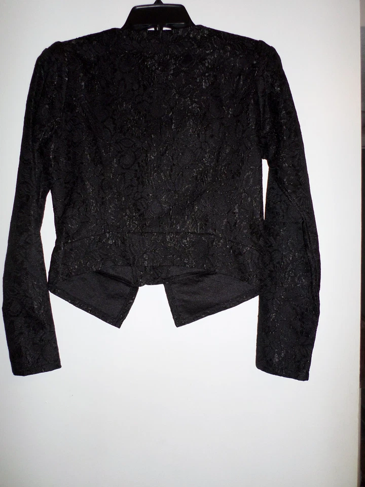 Chaqueta motera de encaje Kardashian Kollection Foto 3 de 4