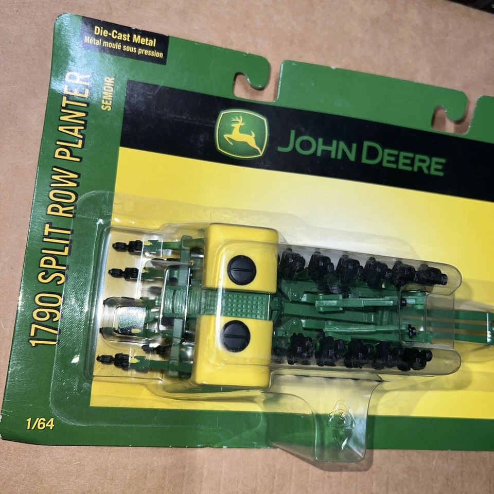 1/64th Scale John Deere 1790 Spilt Row Planter Die-cast Ertl - Image 2 of 3