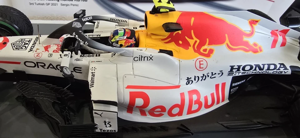 F1 Red Bull Honda RB16B 2021 Turkish gp Sergio Perez 1:18  Spark - Image 4 of 4