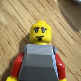 Lego Chess Bishop Minifigure Lion Knight Armor cas514 Eyebrows & Goatee 853373