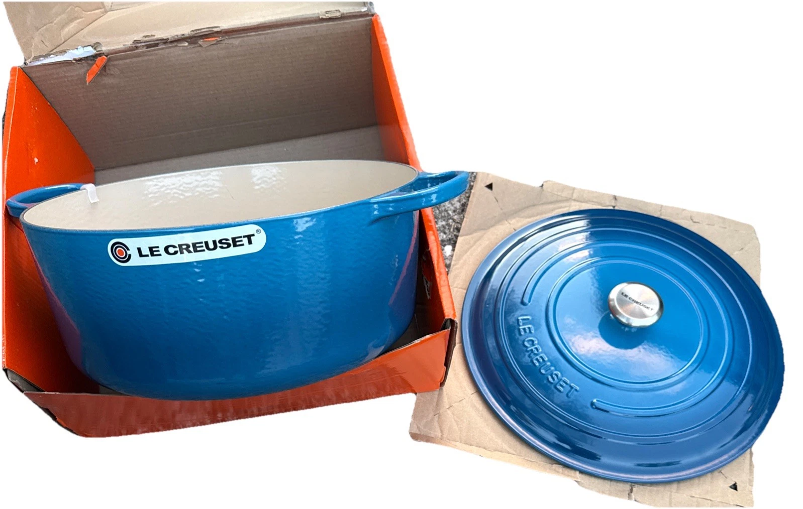 Le Creuset Enameled Cast Iron Signature Round Dutch Oven, 13.25 qt Marseille