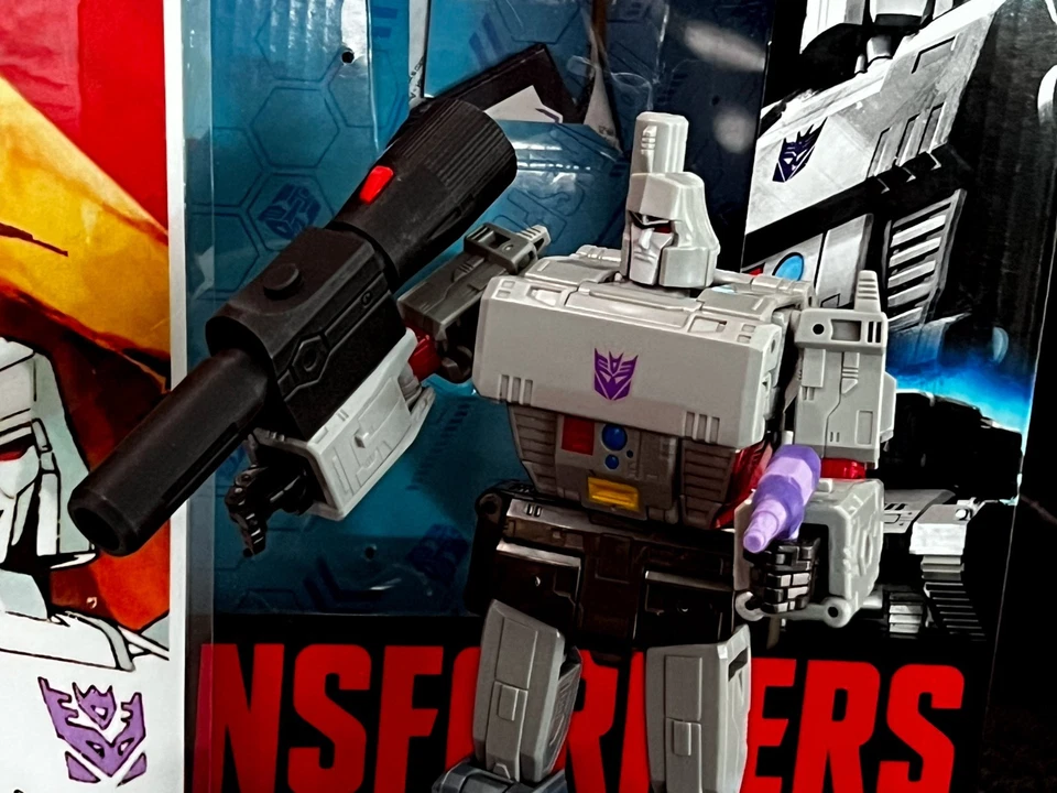 MEGATRON • UPGRADE KIT & PRINT • 1986 TRANSFORMERS THE MOVIE • STUDIO SERIES - Image 4 of 4