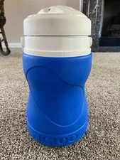 Igloo Beverage Jug Plastic Blue White Handle 1/2 Gallon Thermos w/ Spout 