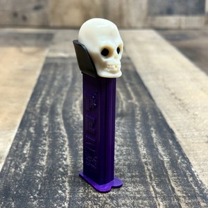 Vintage Dr Skull Pez Dispenser Haw/ Feet Halloween Made in Slovenia