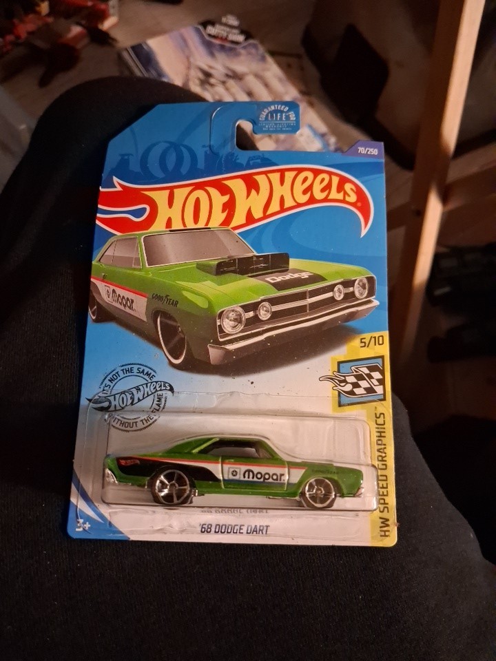 2017 HOT WHEELS GREEN '68 DODGE DART 5/10 SPEED GRAPHICS 70/250