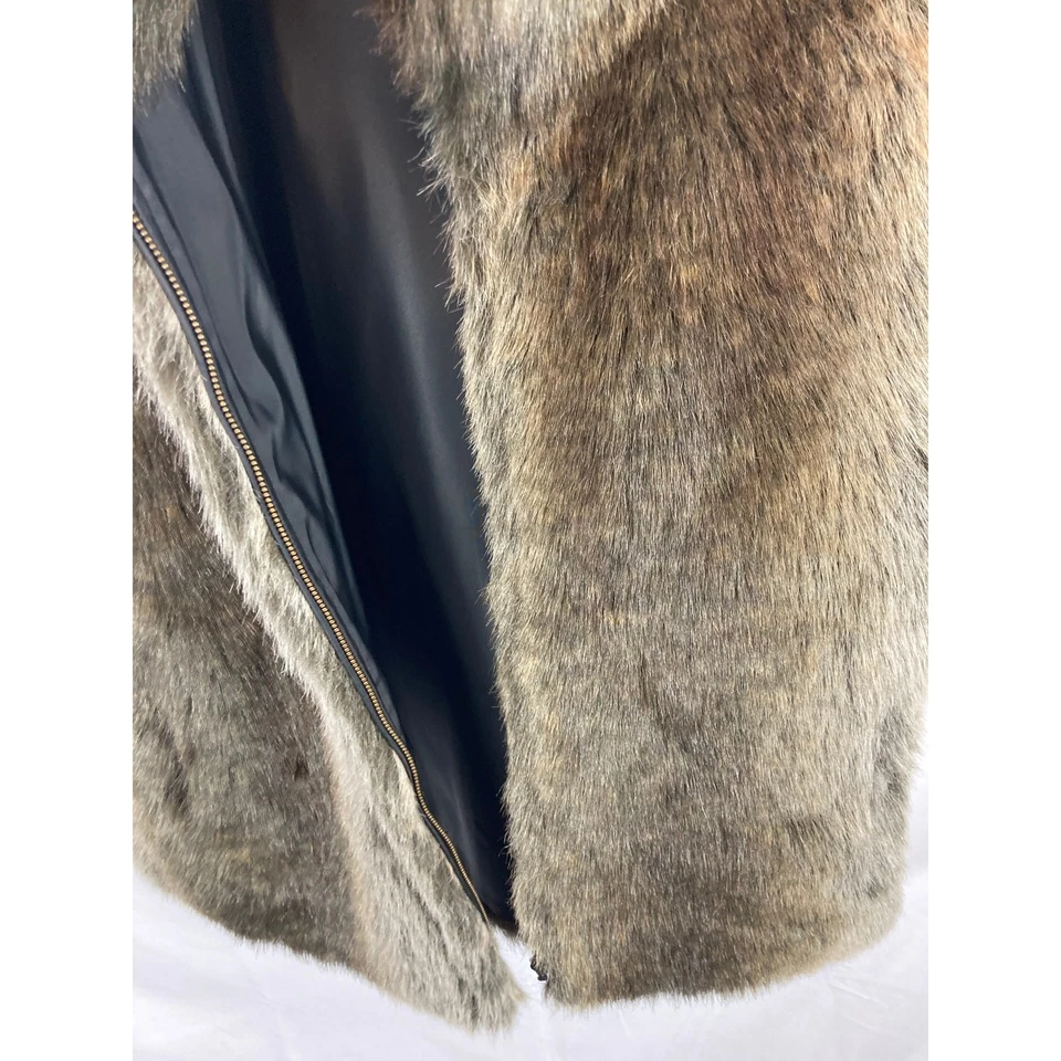Blassport Faux Fur Zip Up Reversible Vest Size Medium - Image 2 of 4