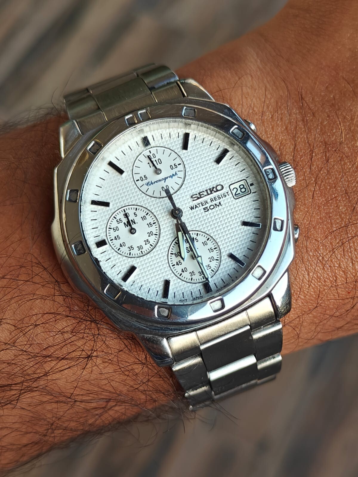 Seiko Men's Stainless Steel Chronograph Dress Watch 5 Bar Water Resistant V657-9010