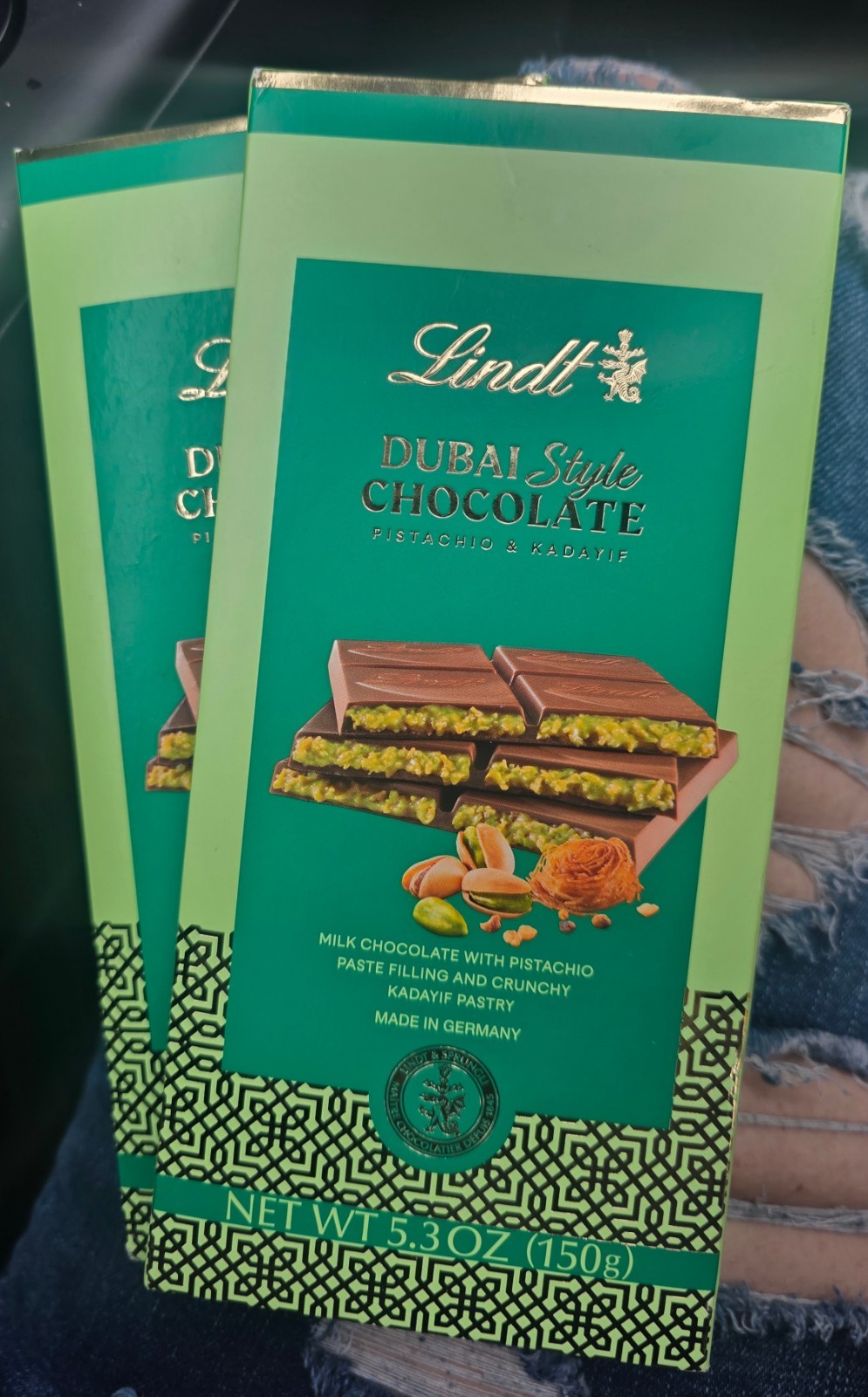 Lindt Dubai Style Chocolate Bar (5.3 oz/150g) - Pistachio & Kadayif