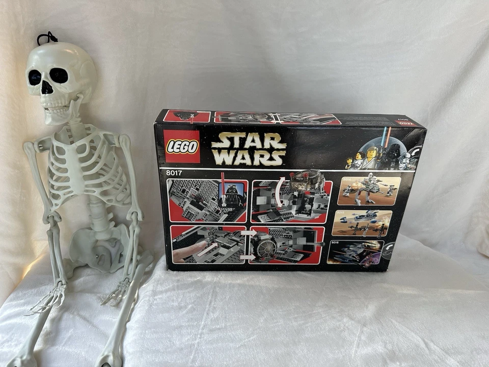 LEGO Star Wars: Darth Vader's Tie Fighter (8017) - Image 2 of 4