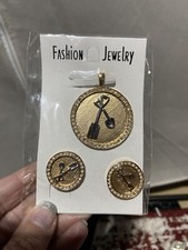 NIP Pendant And Pierced Earring Set Gold Tone