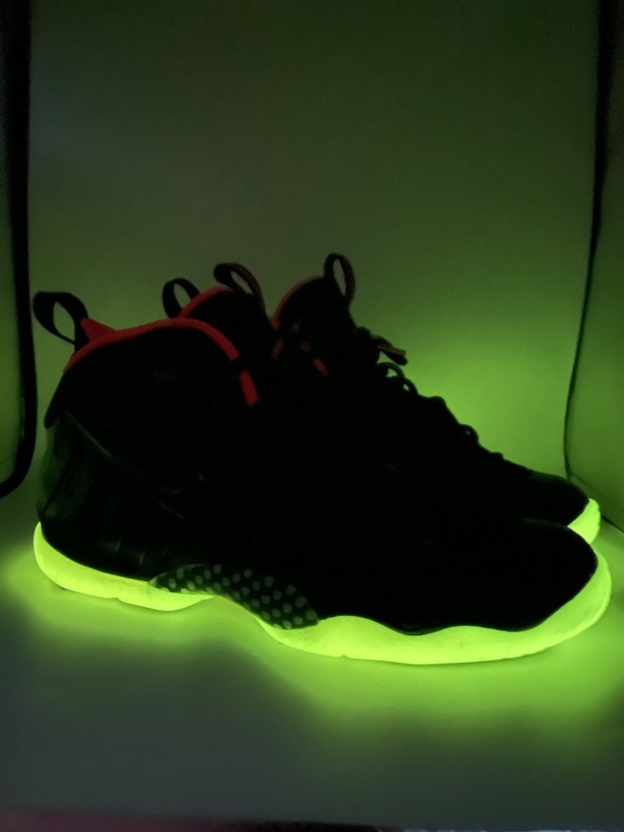yeezy foamposite glow in the dark