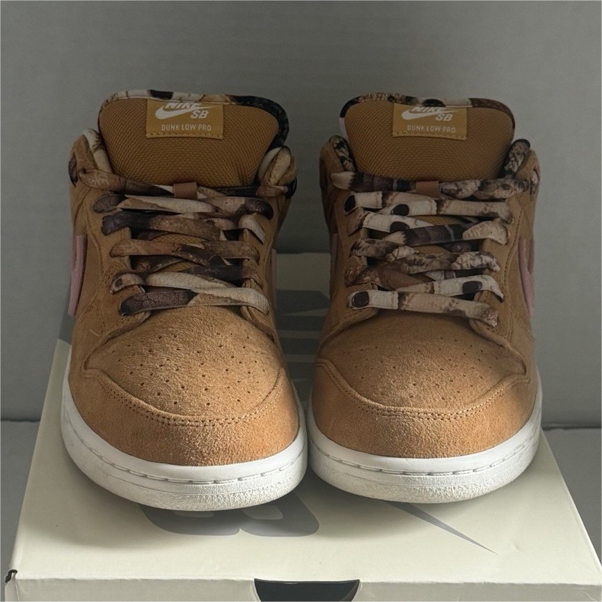 NOTE Manchester x Nike SB Dunk Low 