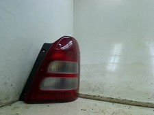Feu arrière Daihatsu GRAN MOVE
