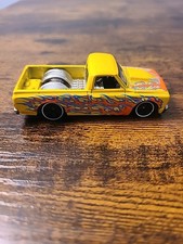 Mattel Chevy 67 C10 Yellow 2013 Die-cast Truc...