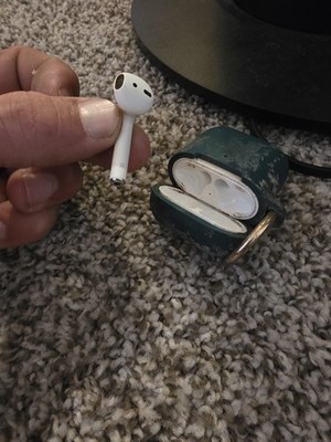 Apple Air Pod. Only One. Not Sure Of Gen Or Anything Like That. Lost The Other 1