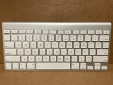 Genuine Apple Wireless Bluetooth Keyboard A1314 V1 - Uses AA Batteries