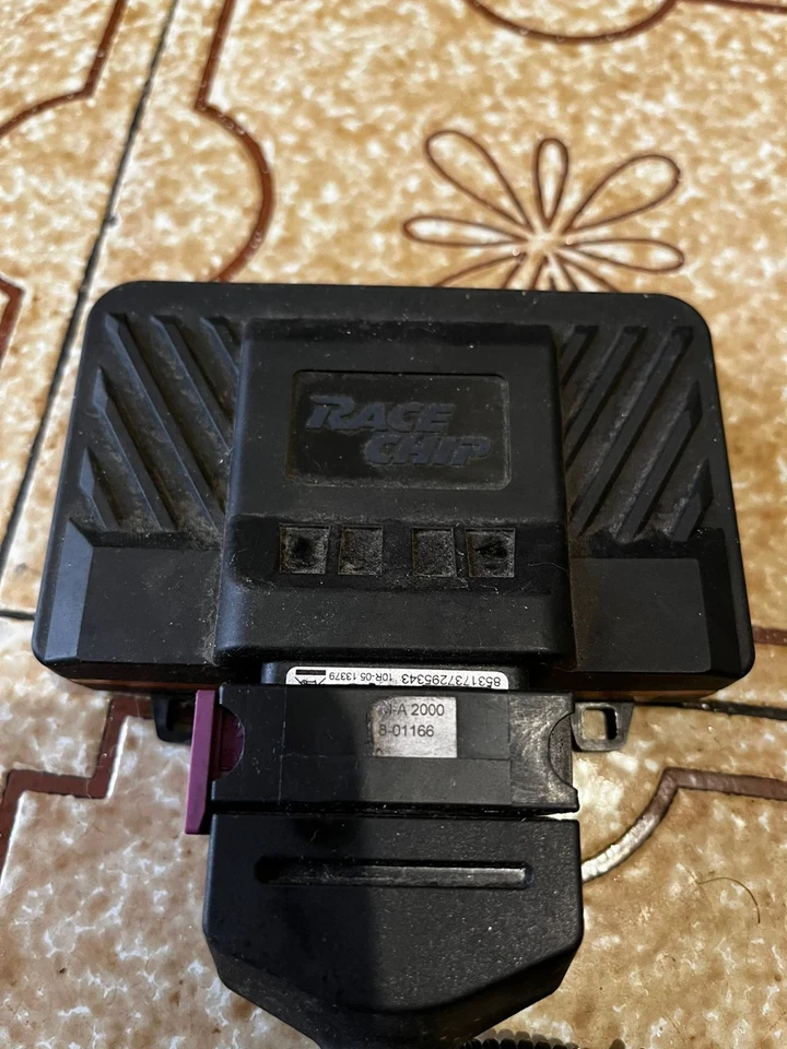 RACECHIP ULTIMATE Centralina aggiuntiva per Audi A4 (B8) 2.0 TDI 143CV (105KW) - Immagine 2 di 3