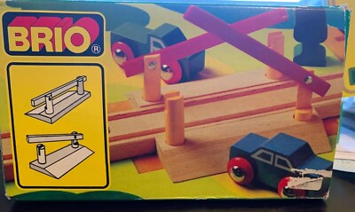 brio level crossing