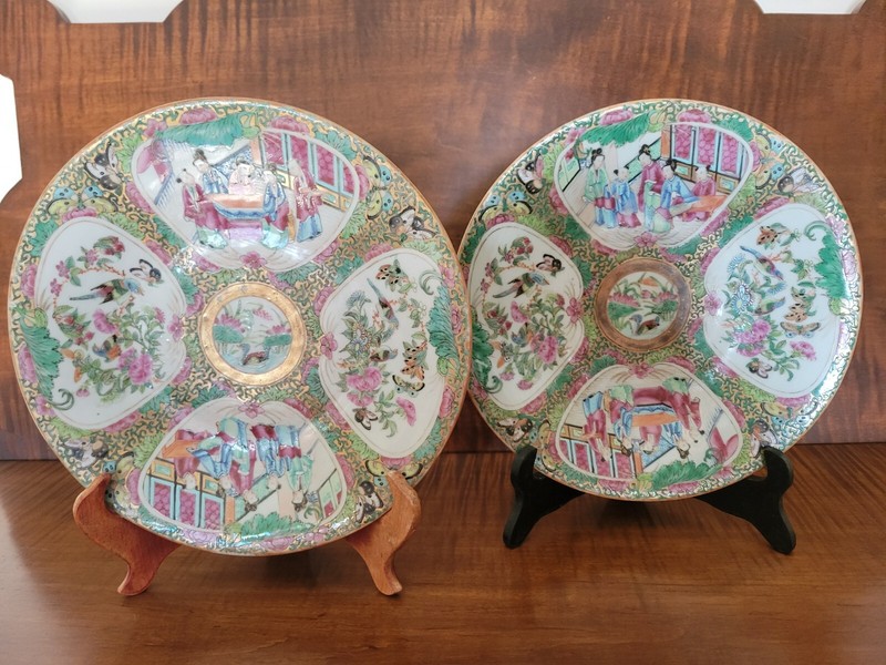 Pair Rose Medallion Chinese Chargers Famille