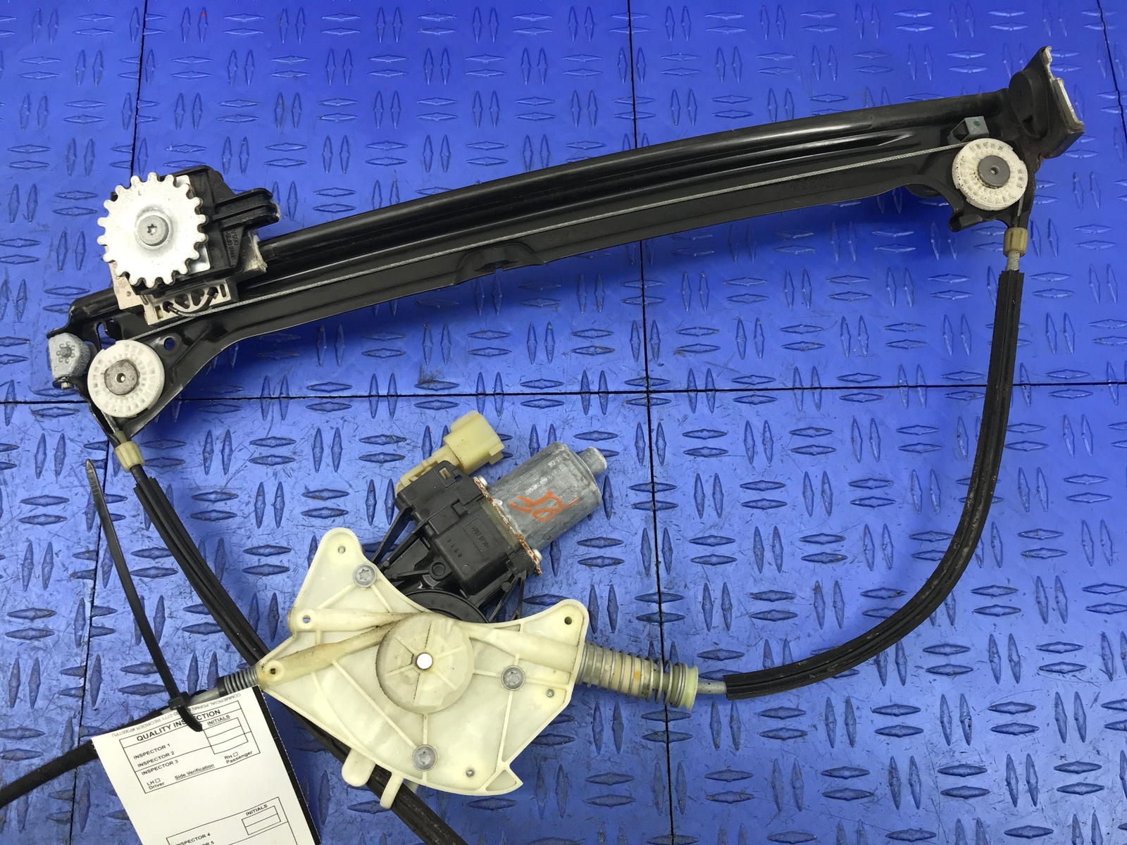 2014-2021 MASERATI QUATTROPORTE FRONT RIGHT DOOR WINDOW GLASS REGULATOR W/MOTOR