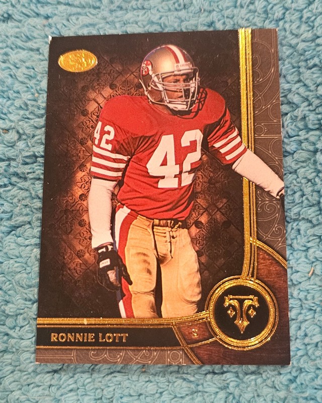 L) 2015 Topps Triple Threads NFL Ronnie Lott San Francisco 49ers NO73