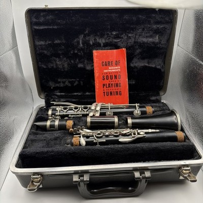 Bundy Deluxe 498226 Clarinet With Felt Hard Case USA