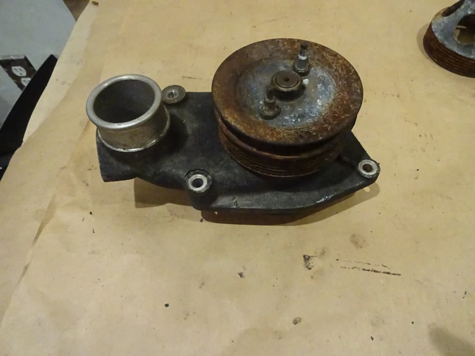 Lamborghini Diablo - Bomba de agua - P/N 0017001862 Foto 2 de 4