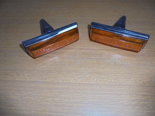 Alfa Romeo Giulia Super 1300 / 1600 Pair of Side Turn Signals Carello