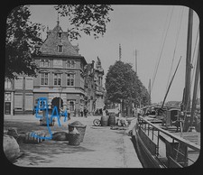Photo WEIGH HOUSE HAARLEM THE NETHERLANDS C1892 GWW Magic Lantern Slide