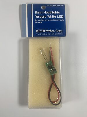 Miniatronics 100-312-01 5mm Headlights Yeloglo White LED NOS 