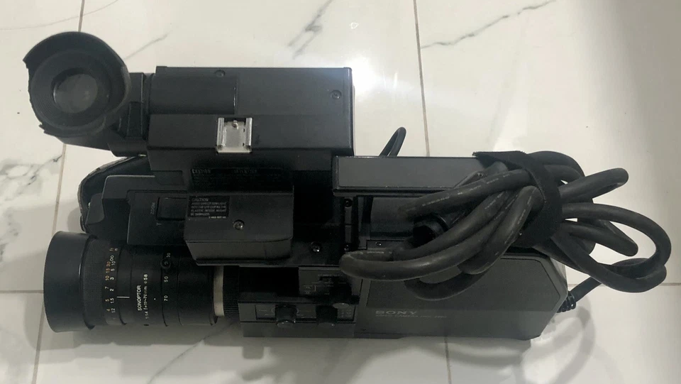 Vintage Sony HVC-2200 Trinicon Professional Video Camera - Untested - Image 3 of 3