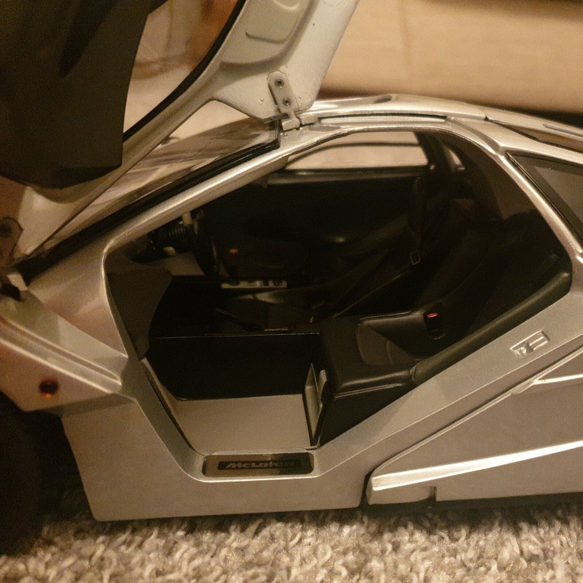 1:12 PMA McLaren F1 Road Car in silver Super Rare!! Minichamps