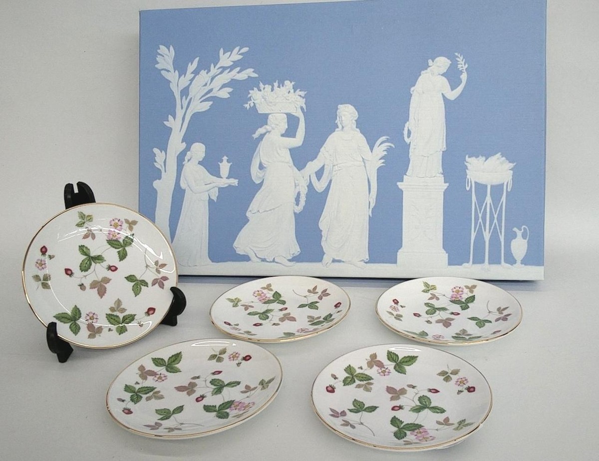 Wedgwood Round Petite Plates Pieces Wild Strawberry