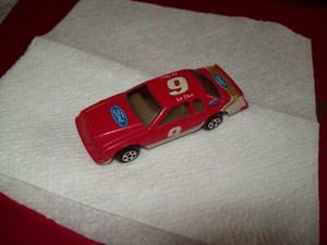 VINTAGE #9 BILL ELLIOTT RED NASCAR ERTL 1:64 PRE-OWNED Ford Thunderbird T-Bird