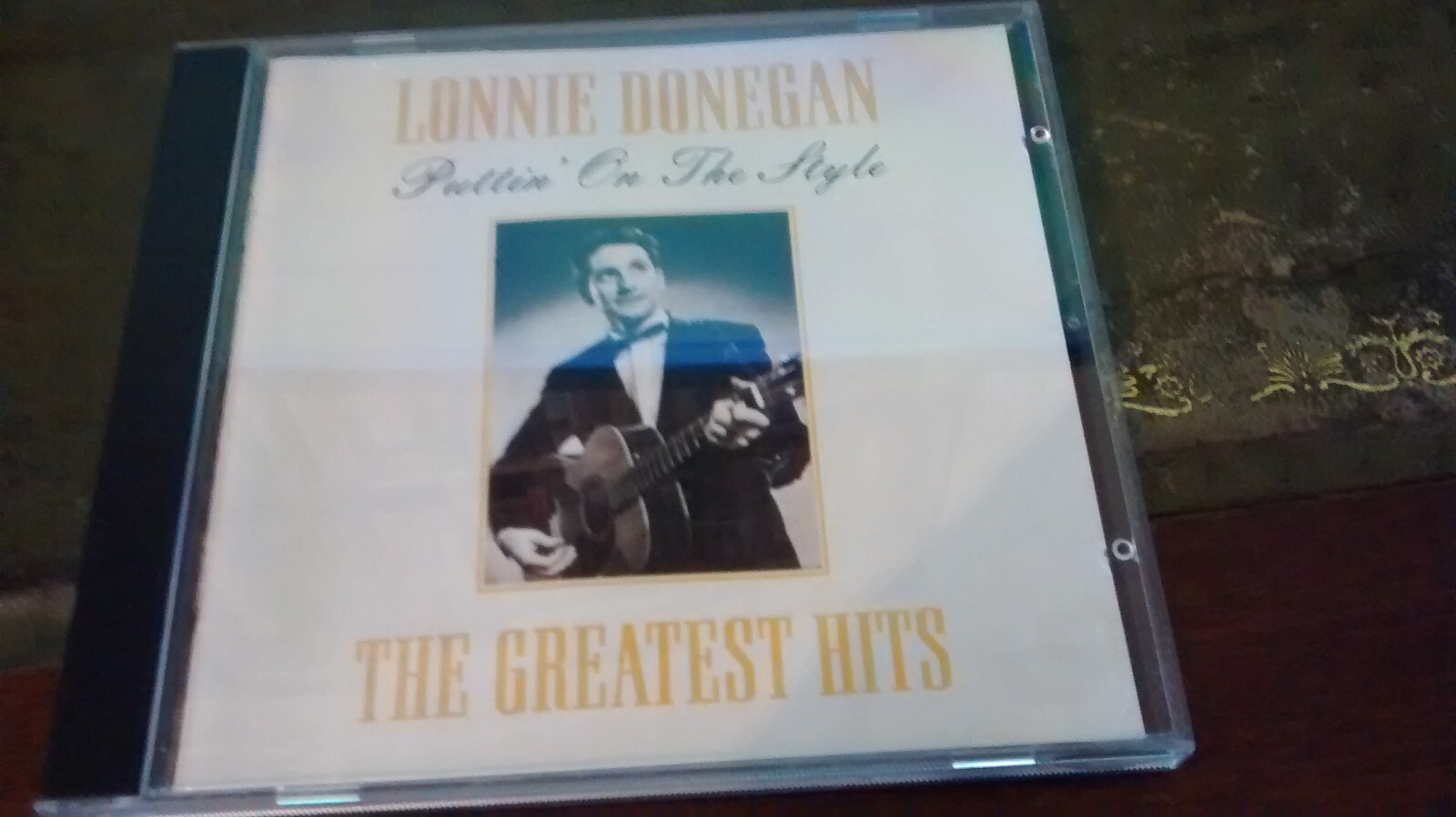 Lonnie Donegan Puttin' on the Style: Greatest Hits (CD) NO CASE INCLUDED..