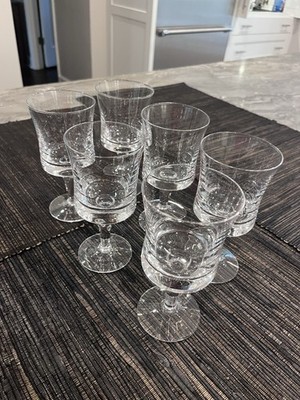 Clear Glass Stemmed Wine Glasses 