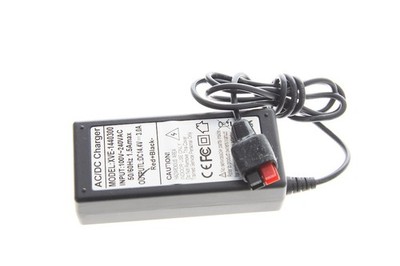 Original Netzteil Ladegerät XVE-1440300 Output: 14,4V-3A