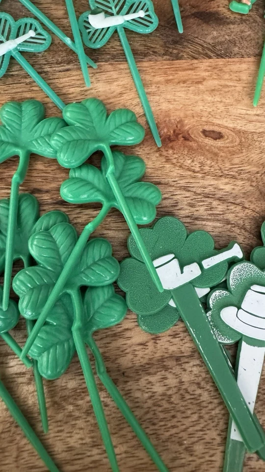 Gran Lote De Colección Topper Pasteles Pick Cupcake Leprachauns Tréboles Día de San Patricio Foto 4 de 4