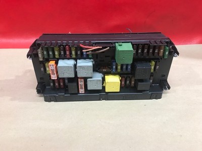 2008-2014 Mercedes C250 C300 C350 C63 Front SAM Relay Fuse Box OEM 2129005812