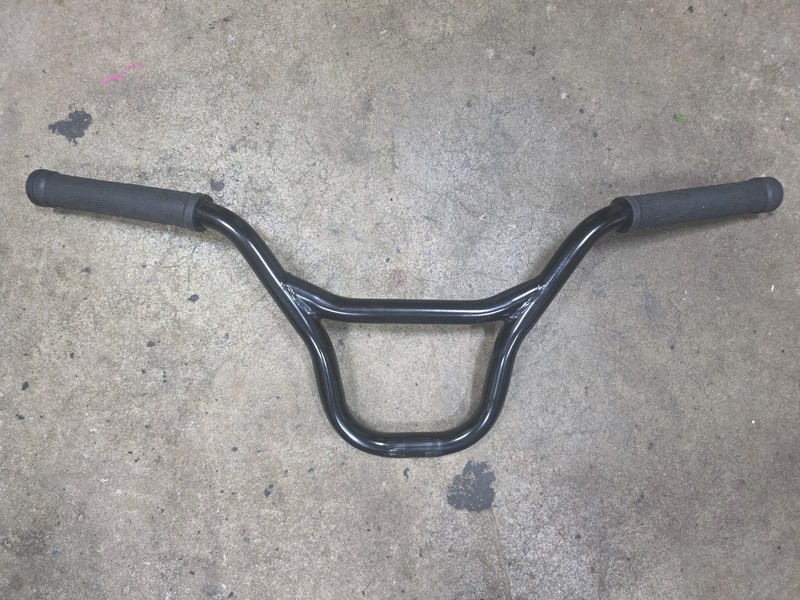 BMX Kneesaver Style Handlebars With BSD Dunks Grips