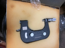 3-4" MITUTOYO MICROMETER INDICATOR TYPE  CARBIDE FACED  INDICATING  510-108