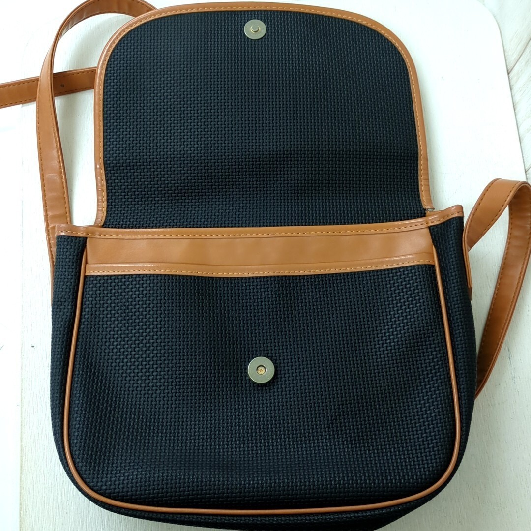 Borsa a tracolla Yves Saint Laurent YSL borsetta logo vintage donna usata...