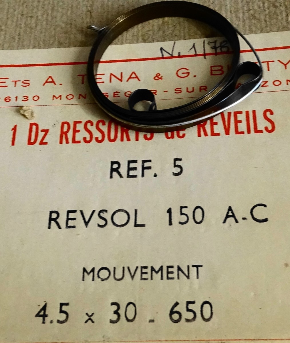 PENDULE REVEIL EUROPA 1 CLES LAITON A VISSER FILETAGE DE 2 MM